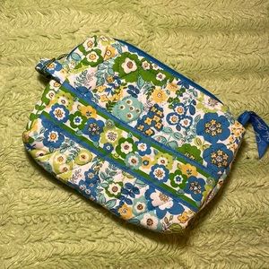 VERA BRADLEY Small Cosmetic Bag in “English Meadow” pattern — New With Tags
